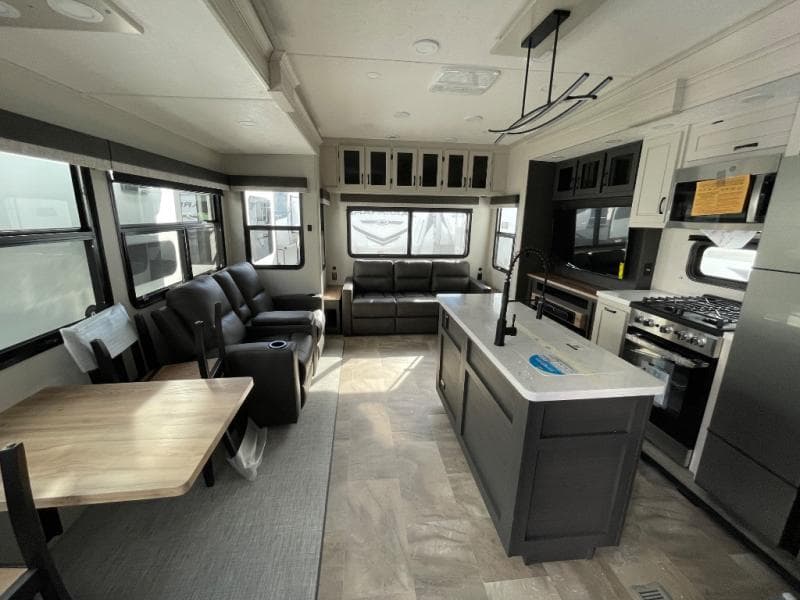 2025 Coachmen 2025 Coachmen Brookstone - thumbnail 13