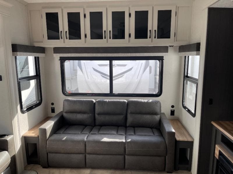 2025 Coachmen 2025 Coachmen Brookstone - thumbnail 16