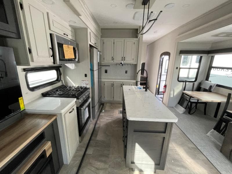 2025 Coachmen 2025 Coachmen Brookstone - thumbnail 19