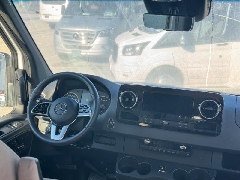 2025 Coachmen 2025 Coachmen Galleria - thumbnail 6