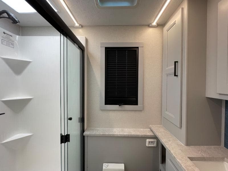 2025 Coachmen 2025 Coachmen Mirada - thumbnail 17