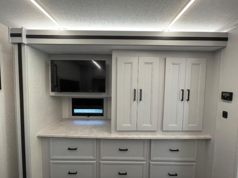 2025 Coachmen 2025 Coachmen Mirada - thumbnail 24