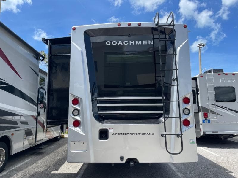2025 Coachmen 2025 Coachmen Mirada - thumbnail 6