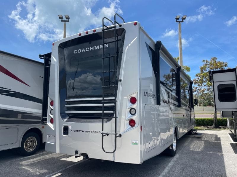 2025 Coachmen 2025 Coachmen Mirada - thumbnail 7