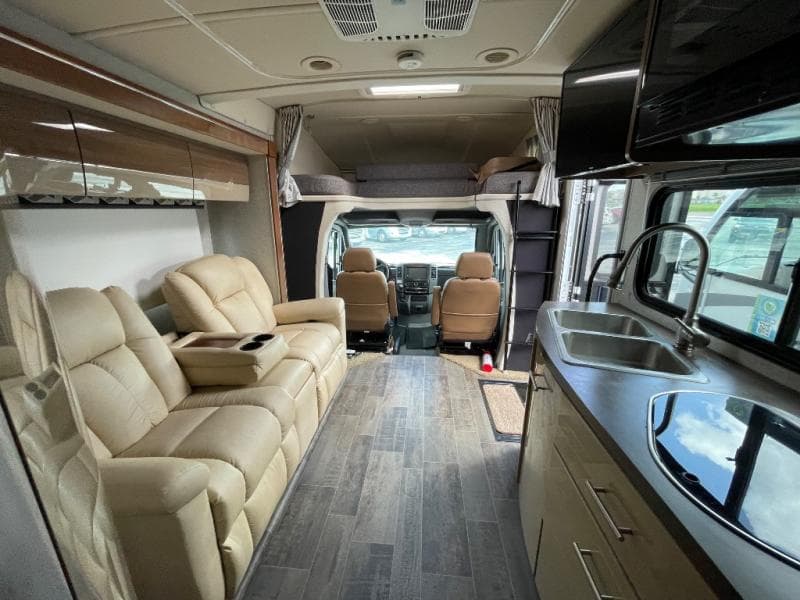 2019 Winnebago 2019 Winnebago Navion - thumbnail 38