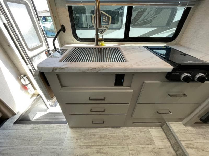 2025 Thor Motor Coach 2025 Thor Motor Coach Chateau Espec Essential - thumbnail 35