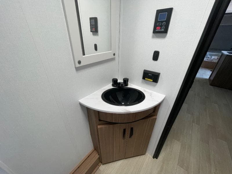 2025 Keystone RV 2025 Keystone RV Passport Classic - thumbnail 17