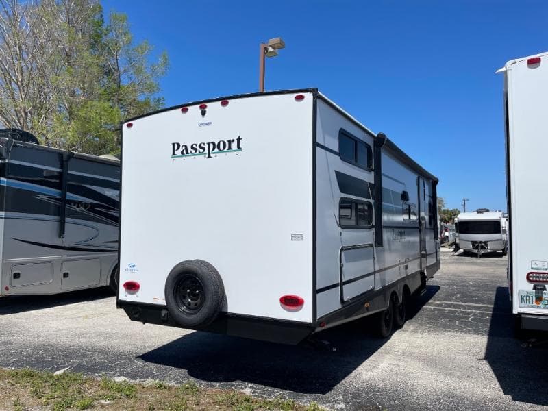 2025 Keystone RV 2025 Keystone RV Passport Classic - thumbnail 7