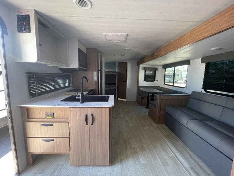 2025 Keystone RV 2025 Keystone RV Passport Classic - thumbnail 8