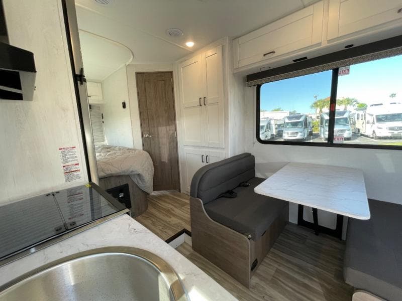 2025 Gulf Stream 2025 Gulf Stream Conquest - thumbnail 9