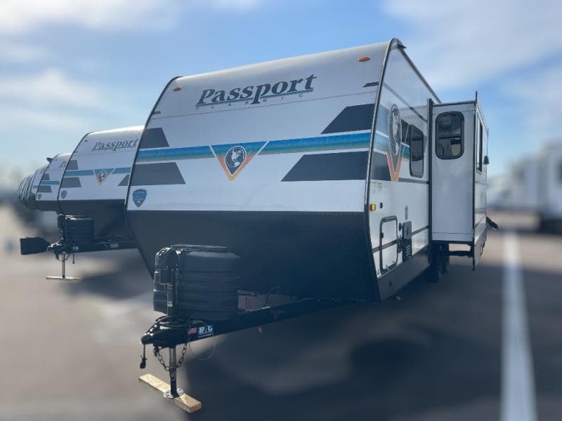2025 Keystone RV 2025 Keystone RV Passport Classic - thumbnail 4