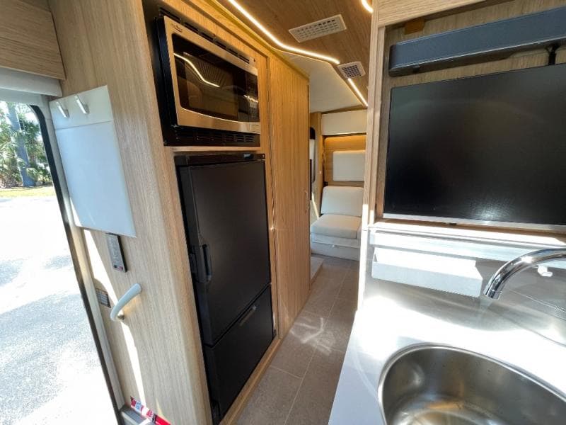 2025 Leisure Travel Vans 2025 Leisure Travel Vans Wonder - thumbnail 12