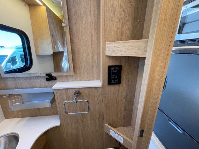 2025 Leisure Travel Vans 2025 Leisure Travel Vans Wonder - thumbnail 22