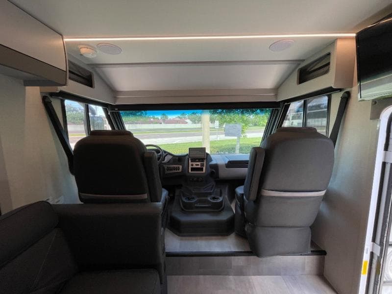 2026 Coachmen 2026 Coachmen Euro - thumbnail 5