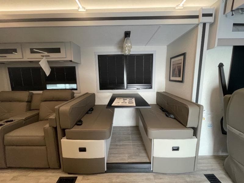 2026 Coachmen 2026 Coachmen Mirada - thumbnail 14