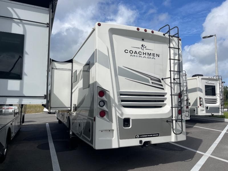 2026 Coachmen 2026 Coachmen Mirada - thumbnail 6