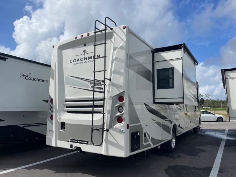 2026 Coachmen 2026 Coachmen Mirada - thumbnail 8