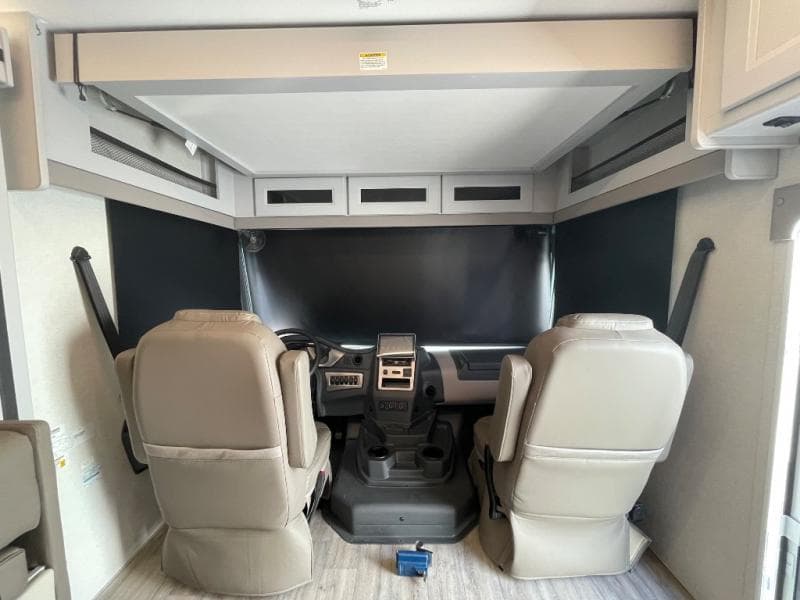 2026 Coachmen 2026 Coachmen Mirada - thumbnail 10