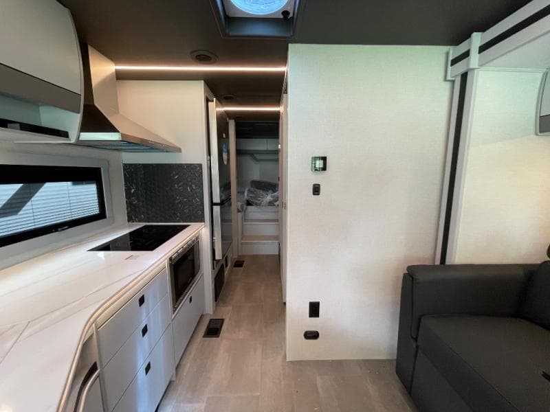 2026 Coachmen 2026 Coachmen Euro - thumbnail 11