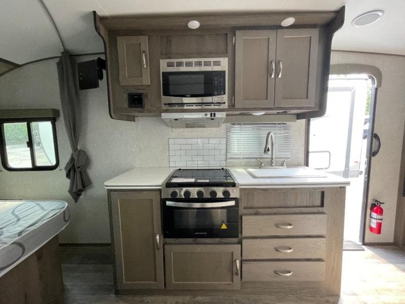 2024 Gulf Stream 2024 Gulf Stream Vista Cruiser - thumbnail 17