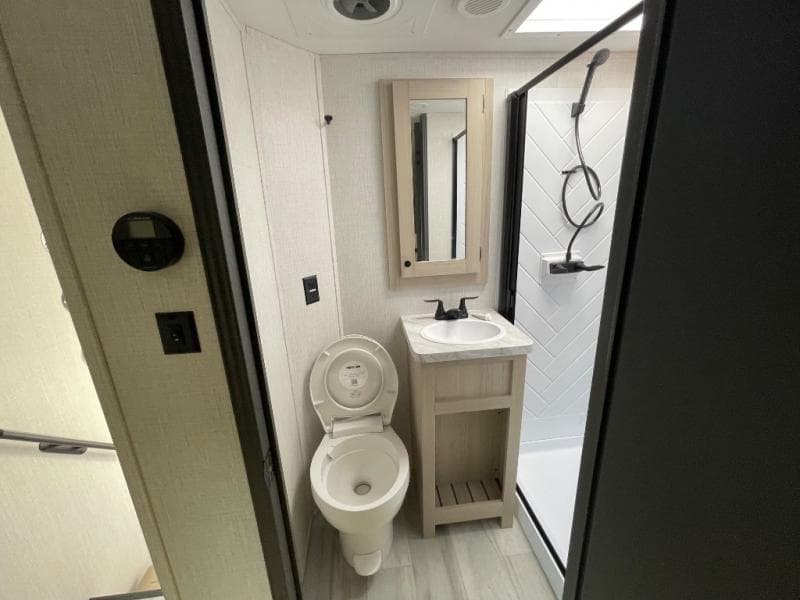 2026 Forest River 2026 Forest River Cardinal - thumbnail 45