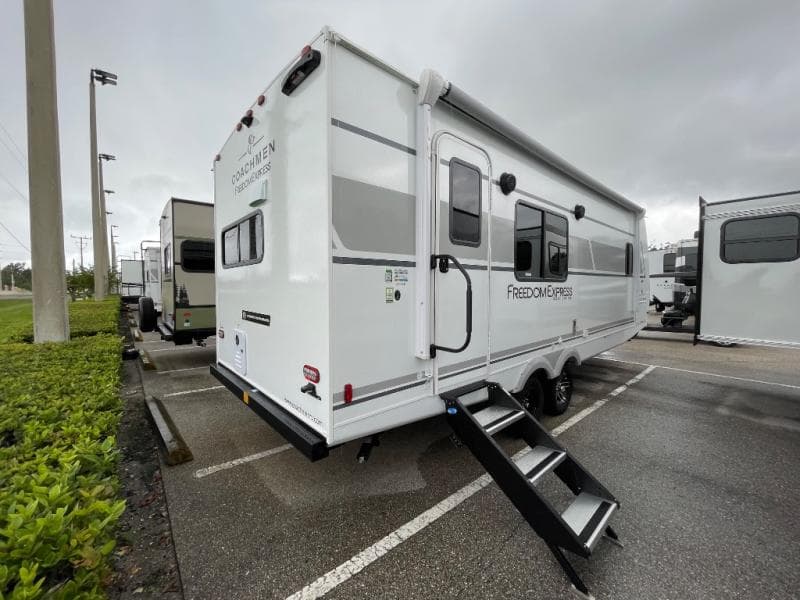 2026 Coachmen 2026 Coachmen Freedom Express Select - thumbnail 8
