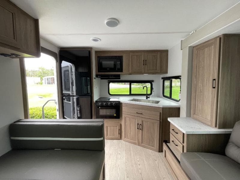 2026 Coachmen 2026 Coachmen Freedom Express Select - thumbnail 10