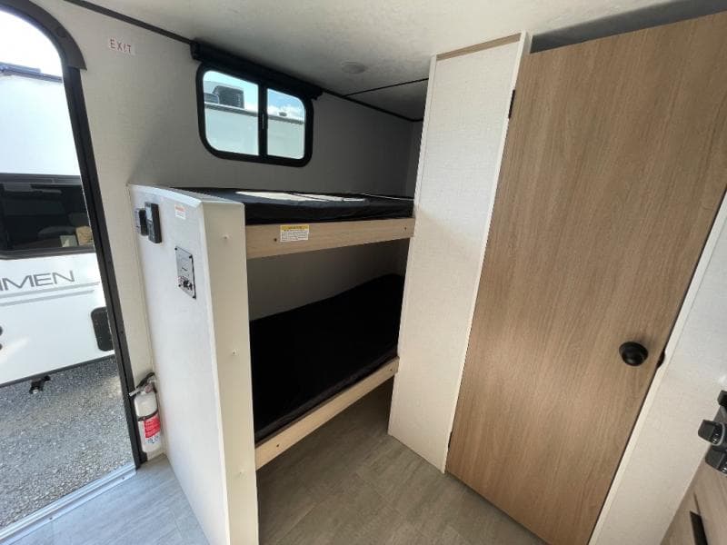 2026 Dutchmen 2026 Dutchmen Kodiak - thumbnail 16