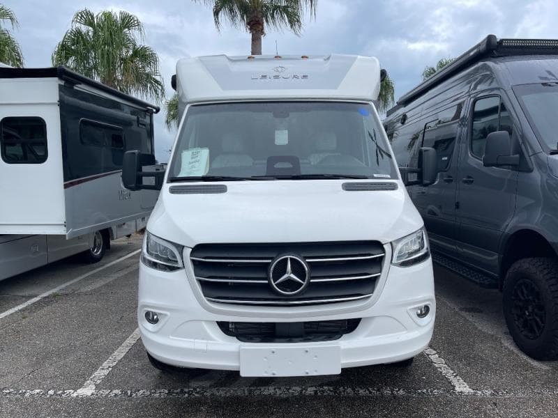 2025 Leisure Travel Vans 2025 Leisure Travel Vans Unity - thumbnail 2