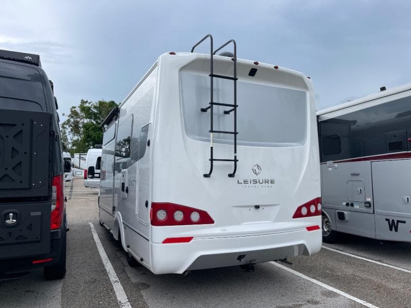 2025 Leisure Travel Vans 2025 Leisure Travel Vans Unity - thumbnail 4