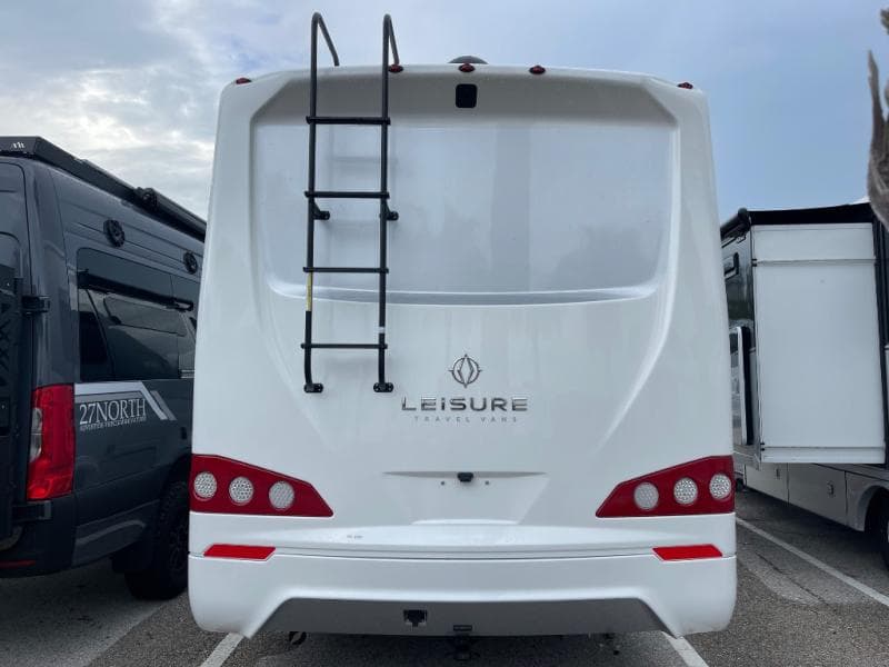 2025 Leisure Travel Vans 2025 Leisure Travel Vans Unity - thumbnail 5