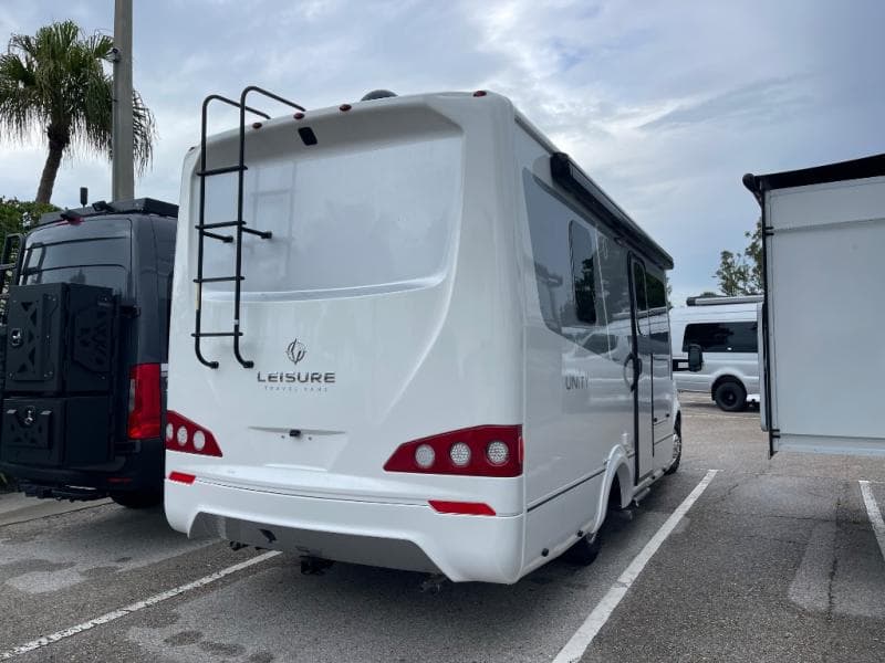 2025 Leisure Travel Vans 2025 Leisure Travel Vans Unity - thumbnail 6