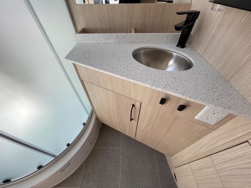 2025 Leisure Travel Vans 2025 Leisure Travel Vans Unity - thumbnail 17