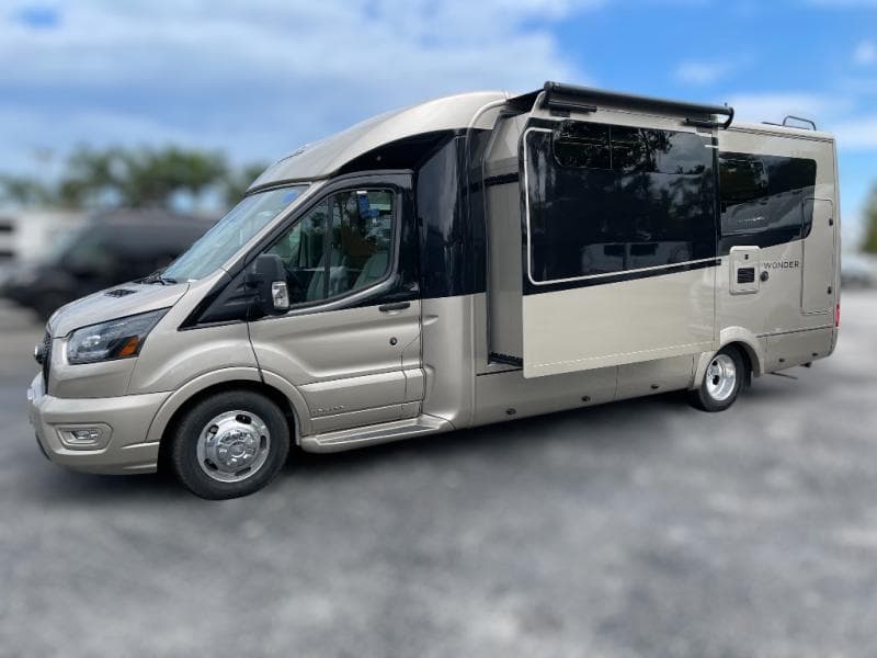 2025 Leisure Travel Vans 2025 Leisure Travel Vans Wonder - thumbnail 4