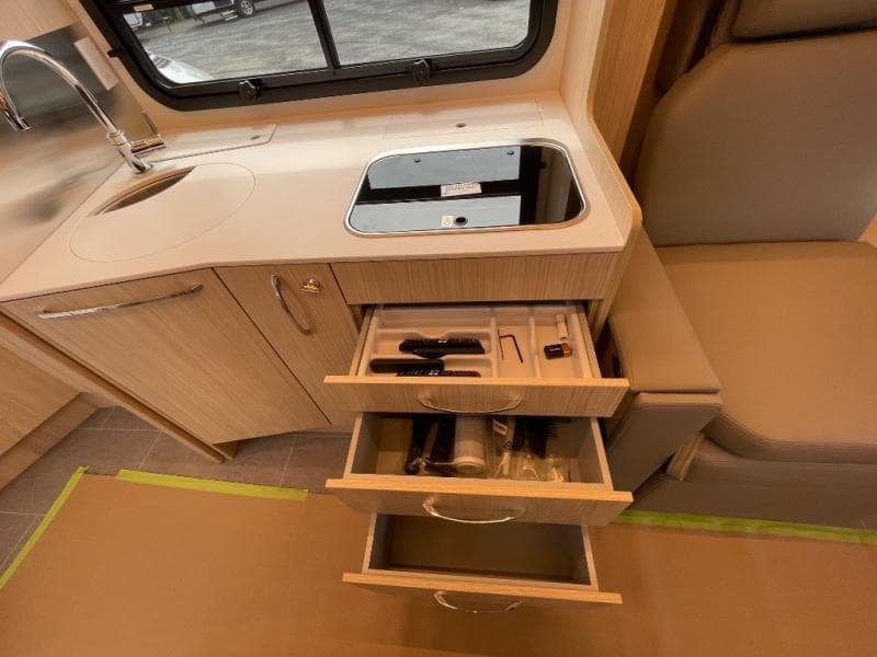 2025 Leisure Travel Vans 2025 Leisure Travel Vans Wonder - thumbnail 42