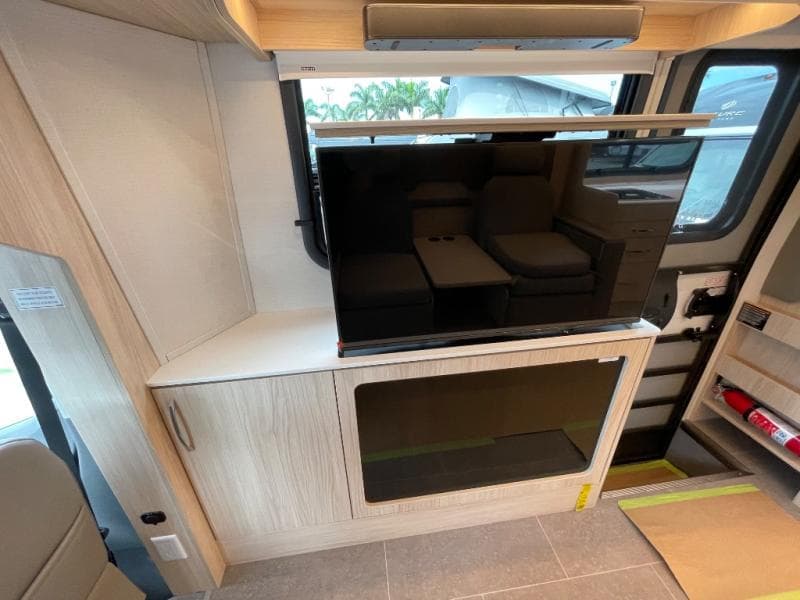 2025 Leisure Travel Vans 2025 Leisure Travel Vans Wonder - thumbnail 57