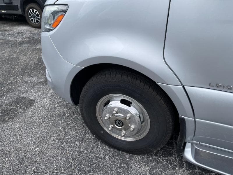 2025 Leisure Travel Vans 2025 Leisure Travel Vans Unity - thumbnail 13