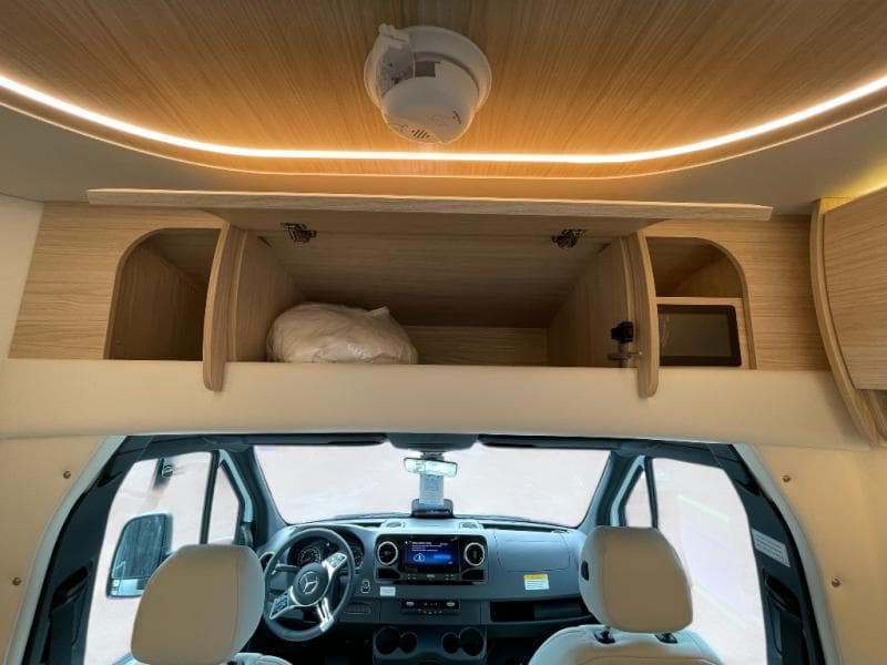 2025 Leisure Travel Vans 2025 Leisure Travel Vans Unity - thumbnail 26