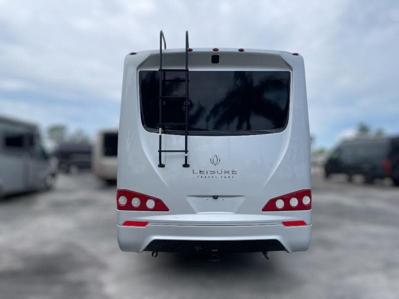 2025 Leisure Travel Vans 2025 Leisure Travel Vans Unity - thumbnail 5
