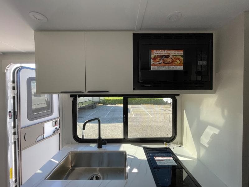 2026 Winnebago 2026 Winnebago Micro Minnie - thumbnail 11