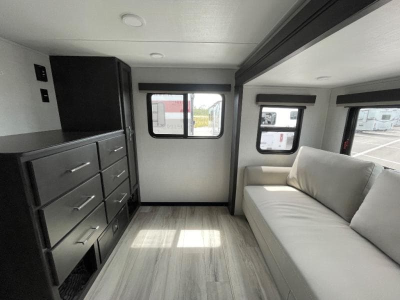 2026 Keystone RV 2026 Keystone RV Alpine Avalanche Edition - thumbnail 15