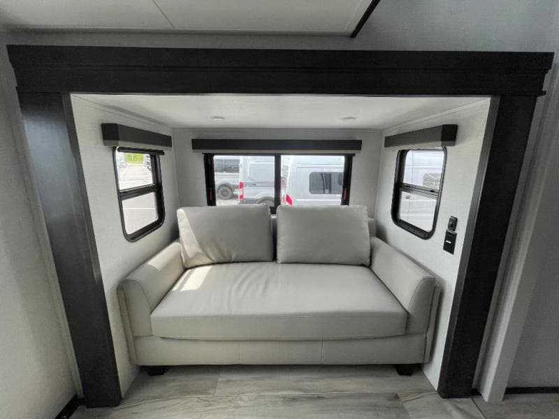 2026 Keystone RV 2026 Keystone RV Alpine Avalanche Edition - thumbnail 16