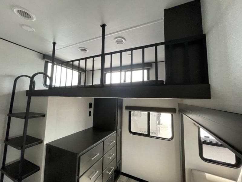 2026 Keystone RV 2026 Keystone RV Alpine Avalanche Edition - thumbnail 18