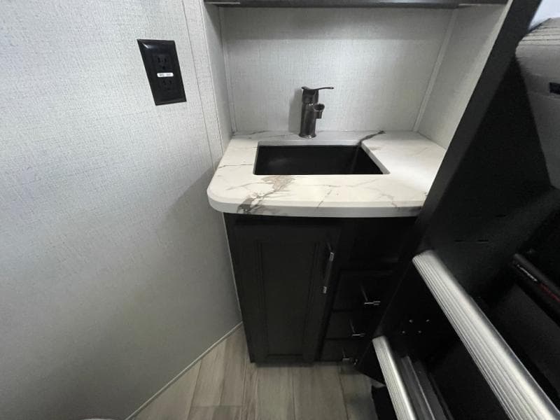 2026 Keystone RV 2026 Keystone RV Alpine Avalanche Edition - thumbnail 20