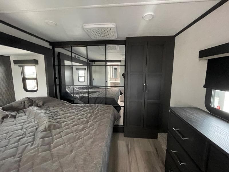 2026 Keystone RV 2026 Keystone RV Alpine Avalanche Edition - thumbnail 23