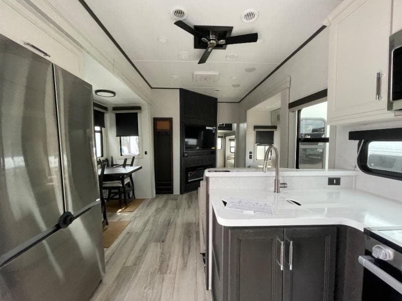 2026 Keystone RV 2026 Keystone RV Alpine Avalanche Edition - thumbnail 31