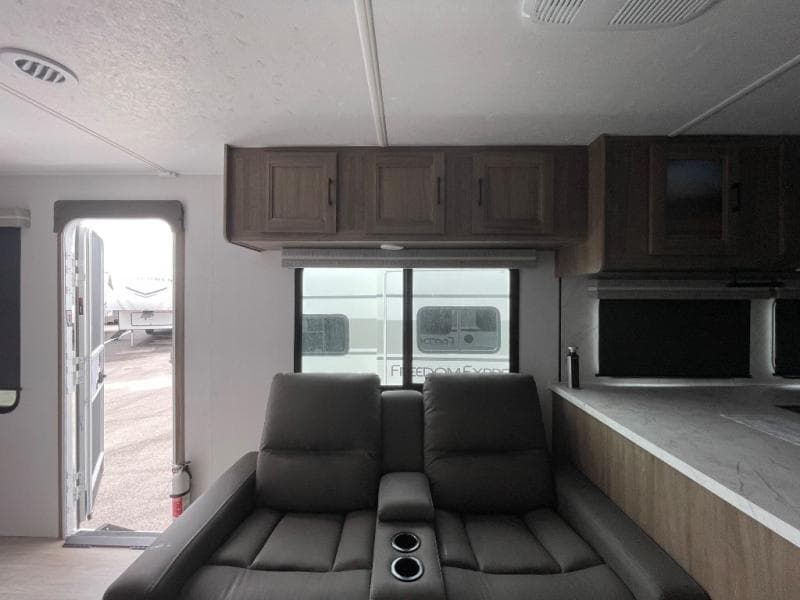 2026 Coachmen 2026 Coachmen Freedom Express - thumbnail 13