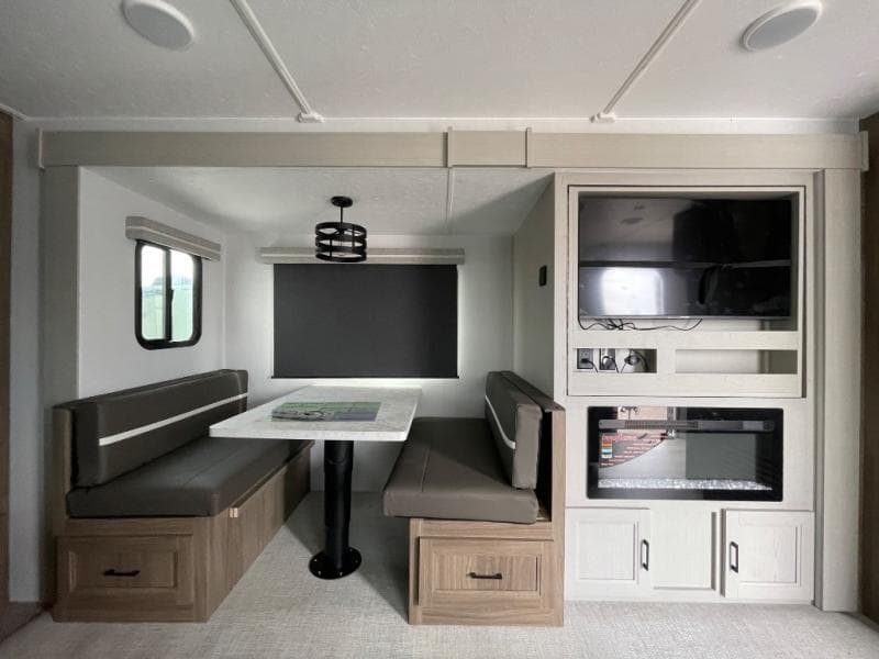 2026 Coachmen 2026 Coachmen Freedom Express - thumbnail 16