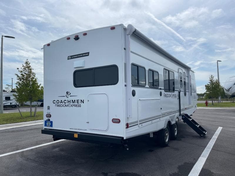 2026 Coachmen 2026 Coachmen Freedom Express - thumbnail 8