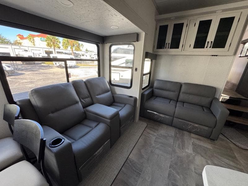 2026 Coachmen 2026 Coachmen Chaparral - thumbnail 16